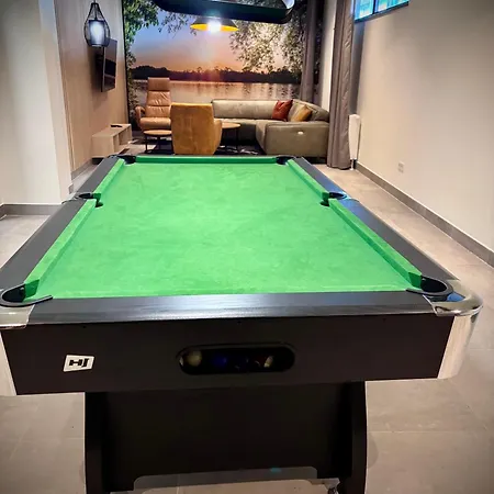 White Glove Deluxe Warminski Port Appartamento